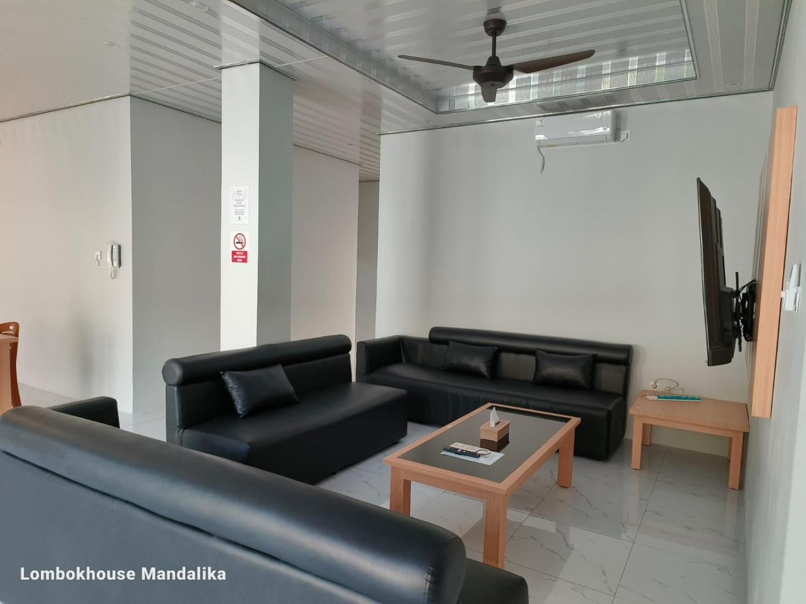 Hotel Lombokhouse Mandalika à Kuta  Extérieur photo