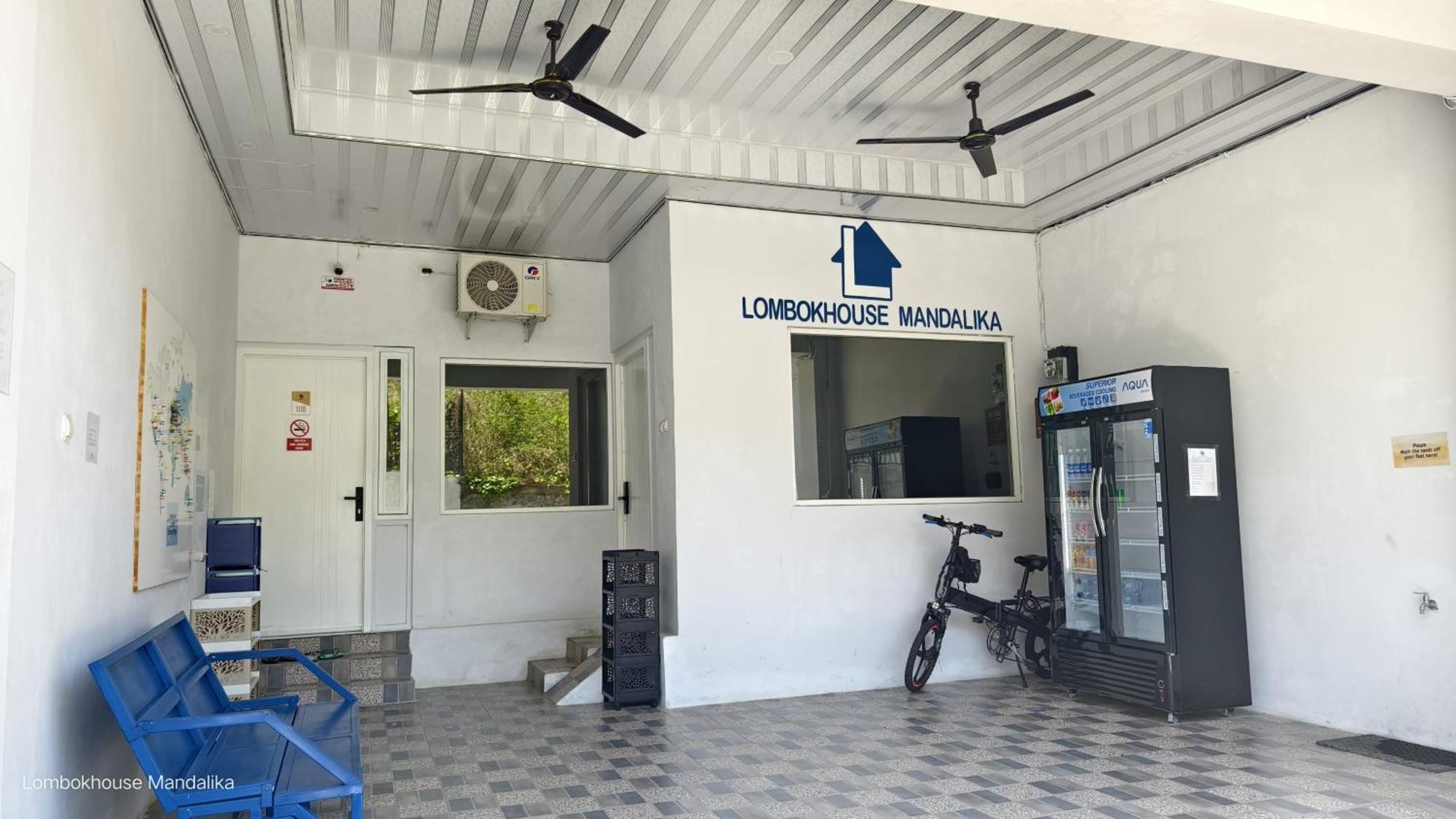 Hotel Lombokhouse Mandalika à Kuta  Extérieur photo